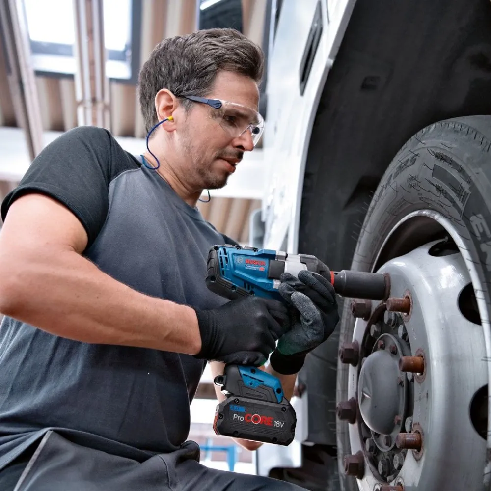 New Akkuiskumutterinväännin Bosch Professional GDS 18V-1000 BiTurbo Solo 18V ilman akkua + L-Boxx Mutterinvääntimet