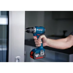 Akkukonesarja Bosch Professional GSR 18V-45, GBH 18V-22, 2x4,0 Ah akuilla + laukku*Bosch Power Tools Clearance