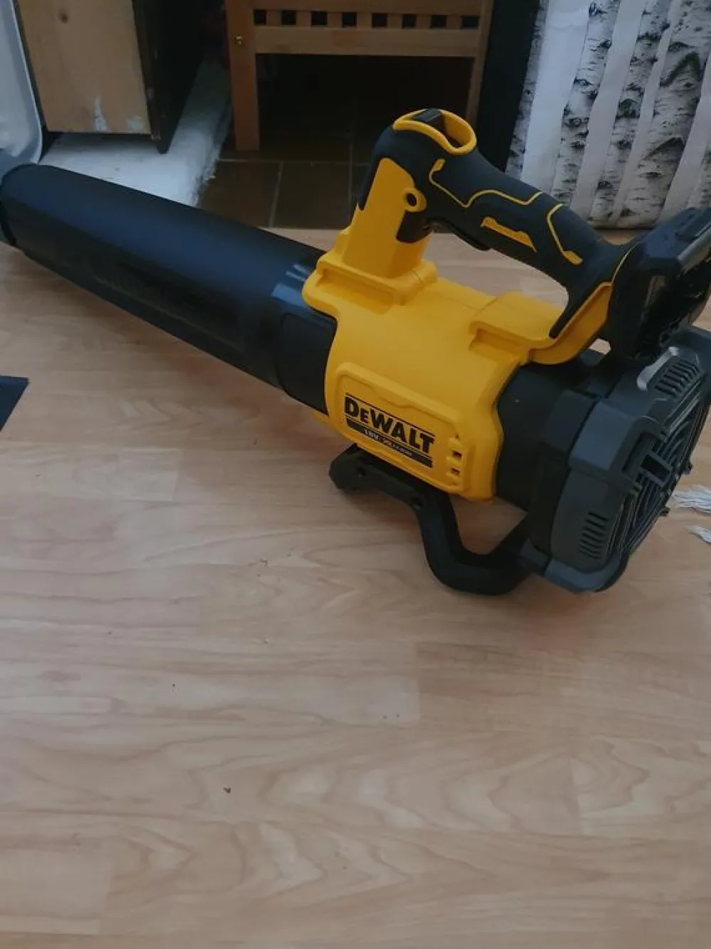 Akkulehtipuhallin XR DCMBL562N-XJ 18V ilman akkua*DeWalt Discount