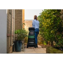 Outlet Akkuoksasilppuri Bosch UniversalShredder 2X18V-25 Solo ilman akkuja Oksasilppurit