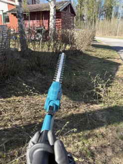 Best Akkupensasleikkuri DUN461WZ teleskooppivarrella 18V ilman akkua Pensasleikkurit