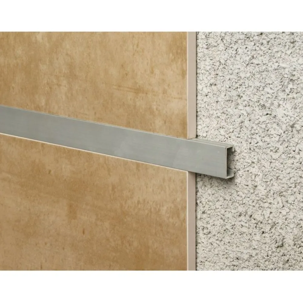Hot Boordilista alumiini 220a, 20mm x 2.5m, eri värejä Seinälistat