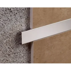 Outlet Boordilista rst 221s, 25mm x 2.5m, eri värejä Seinälistat
