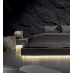 Efektiseinä Rockwall tasoitetun seinän päälle, asennettuna, eri värejä*Basebeton Hot