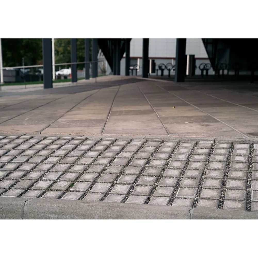 Hulevesikivi Grass 115x115x80mm harmaa*Betonilaatta New