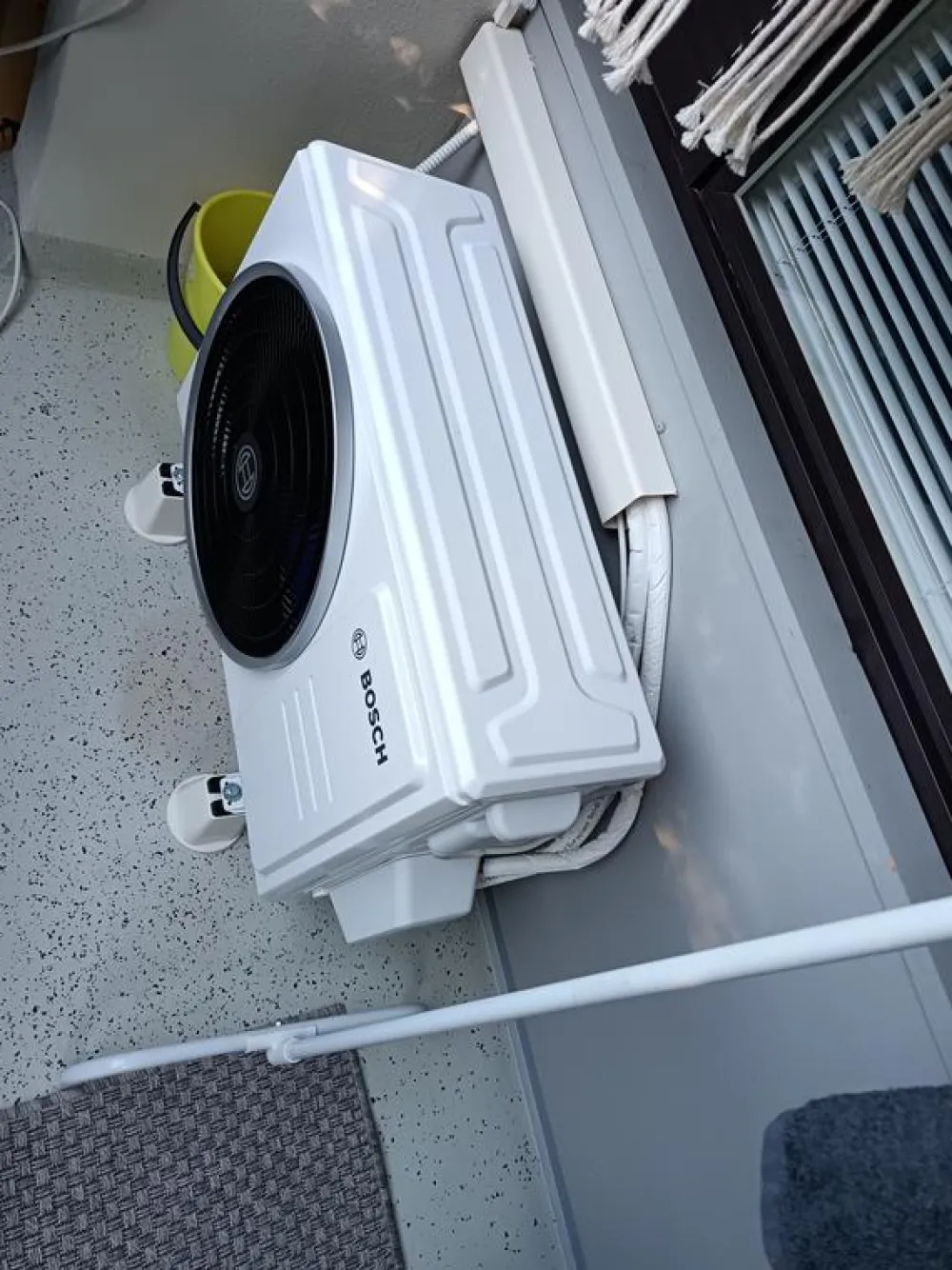 Ilmalämpöpumppu jäähdytyskäyttöön Bosch Climate 3000i W 35 E, 3.5kW*Bosch Home Comfort Outlet