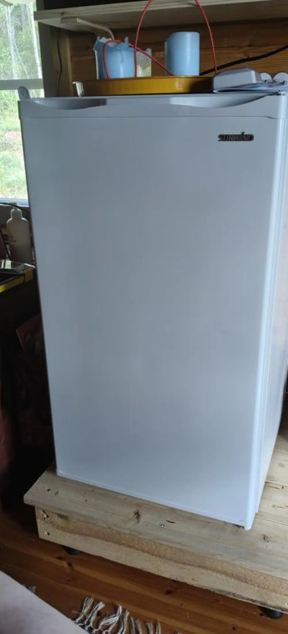 Jääkaappi Nova, 70l, kompressorikäyttöinen, 46cm, 12/24V*Sunwind Best