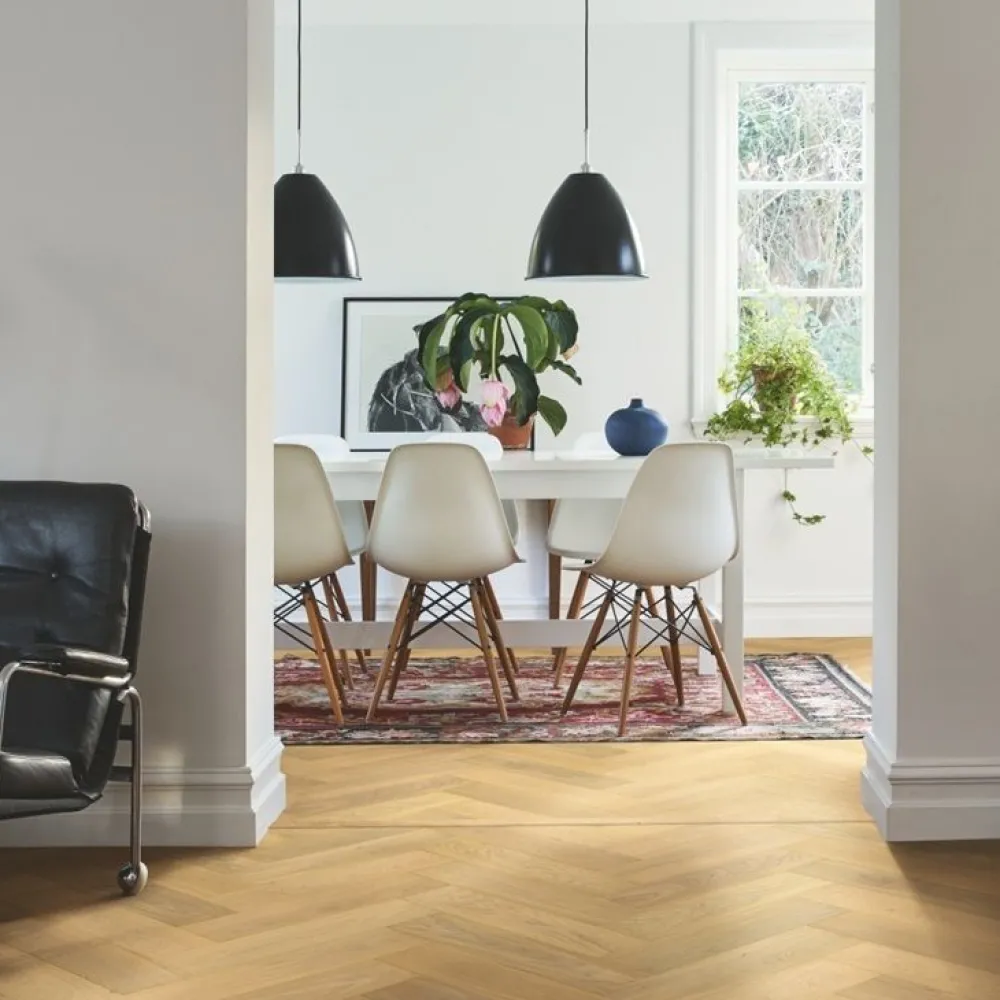 Hot Kalanruotoparketti Saltholm Natural Herringbone Oak, ekstramattalakattu Parketit
