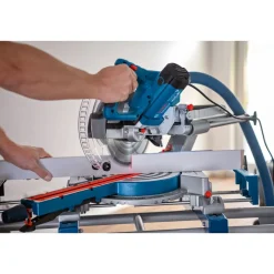 Katkaisu- ja jiirisaha Bosch Professional GCM 305-216 D Ø216mm + terä*Bosch Power Tools Outlet