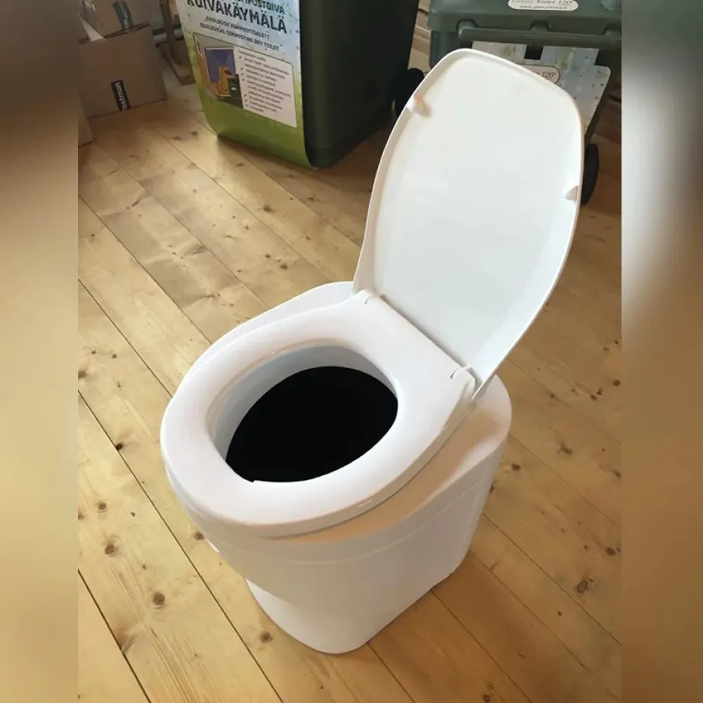 Kuivikekäymälä Sanitoa*Pikkuvihreä