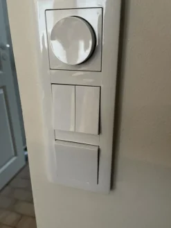 Outlet 5-kytkin Exxact 2X UKJ valkoinen Kytkimet