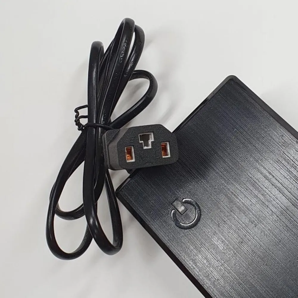 Laturi sähköskootteriin kantikas*E-go Outlet