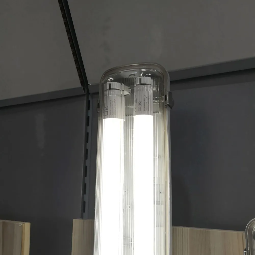 LED-loisteputkivalaisin 2x22 W IP65 2xLED-putkella 1566x110x63 mm Kattovalaisimet|Kattovalaisimet Ulos
