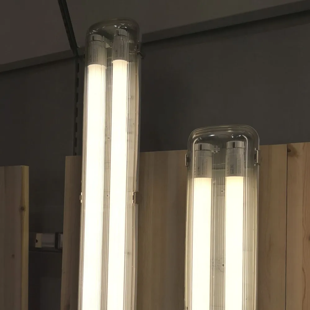 LED-loisteputkivalaisin 2x22 W IP65 2xLED-putkella 1566x110x63 mm Kattovalaisimet|Kattovalaisimet Ulos