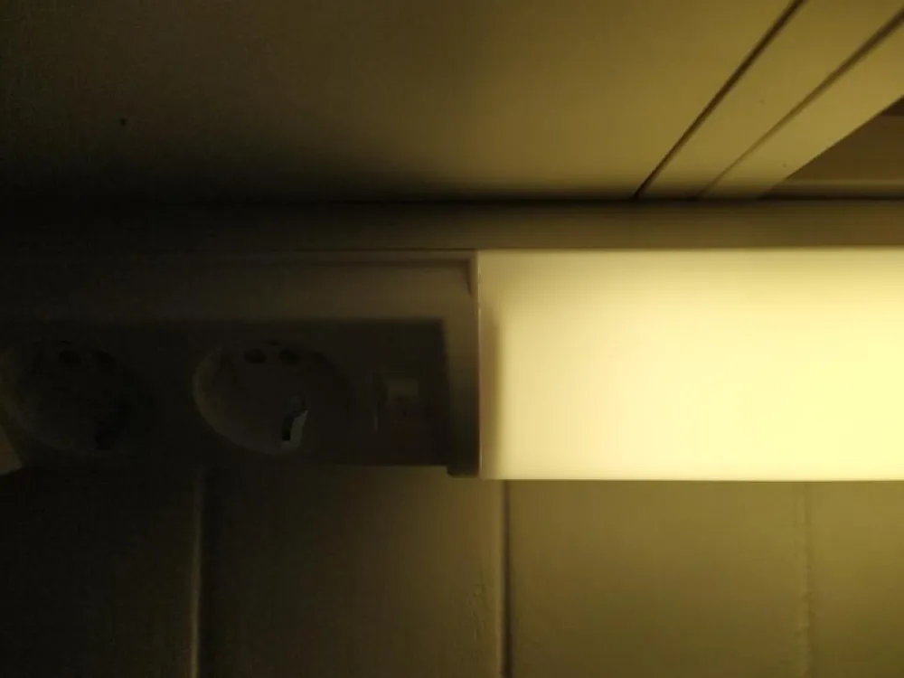 LED-työpistevalaisin Ali AL13418LED/DW 9W/8DW 907 mm 2x2-osainen pistorasia + kytkin valkoinen*Ensto Sale