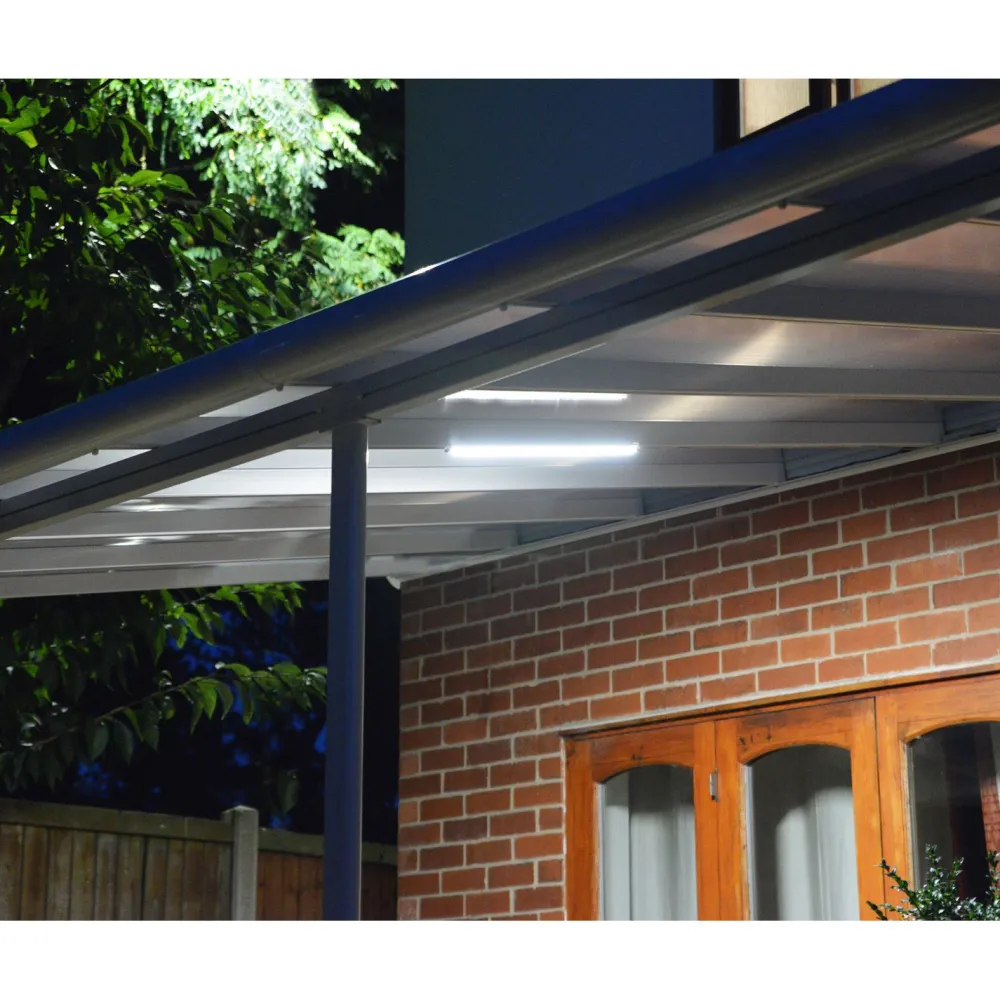 LED-valaistusjärjestelmä*Palram-Canopia Outlet