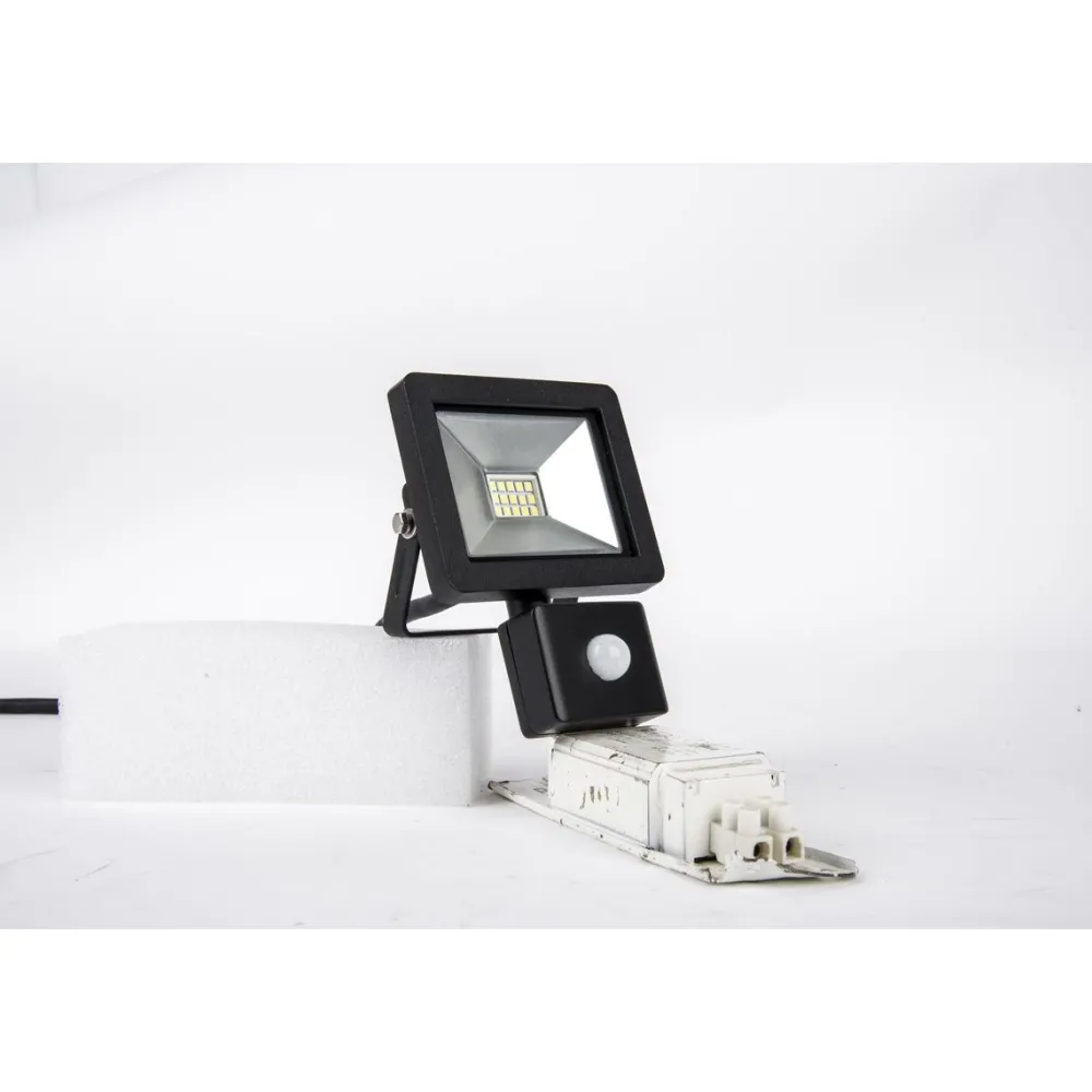 Outlet LED-valonheitin Slim PIR-liiketunnistin 10W 800 lm IP43 4500 K Valonheittimet
