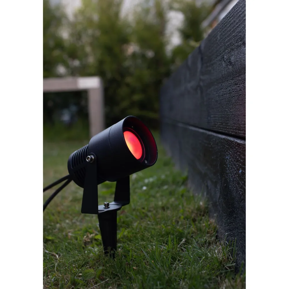 Maapiikkivalaisin Garden 24 RGB musta*Markslöjd Hot