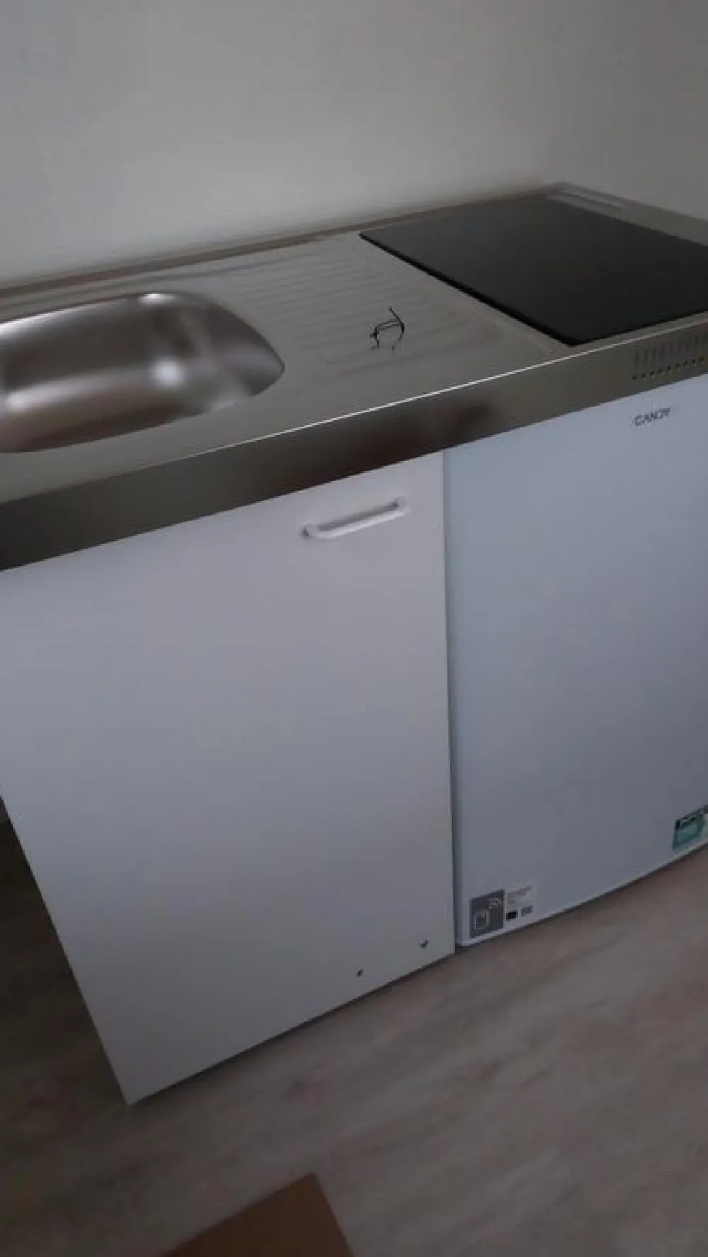 Minikeittiö MKZT-100, leveys 100cm, keraamisella liedellä Minikeittiöt