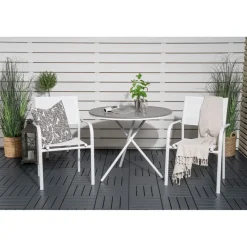 Parvekeryhmä , ø90cm harmaa-valkoinen Parma-pöytä + 2 valkoista, pinottavaa Santorini-tuolia*Venture Home New
