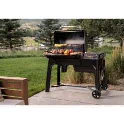 Pellettigrilli Woodridge, musta*Traeger