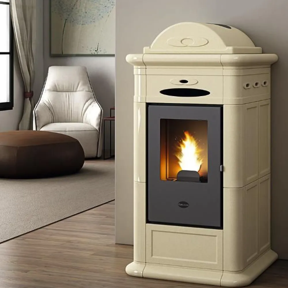 Pellettitakka Adele 8kW, kerma*Eva Calòr