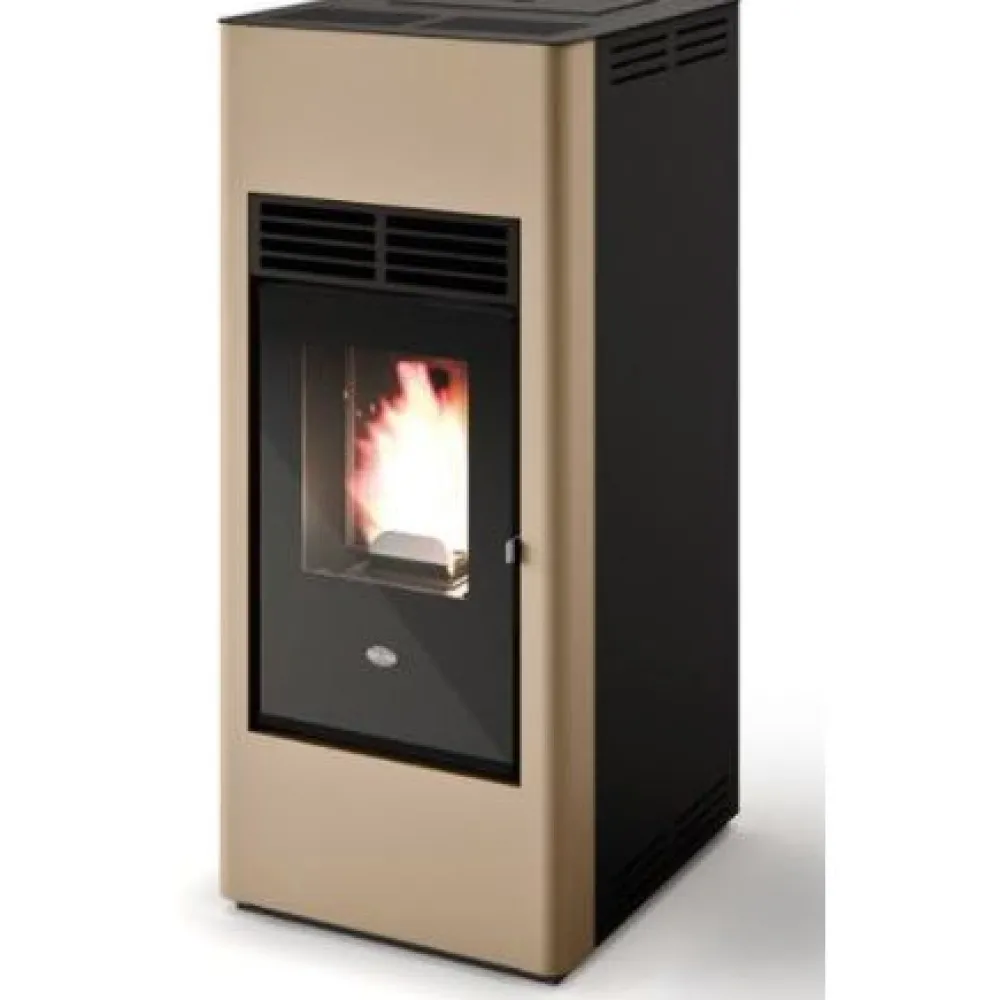 Pellettitakka Karina 8kW, eri värejä*Eva Calòr New