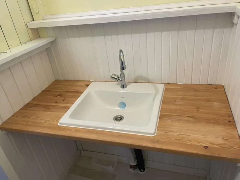 Pesuallas S20 hananreiällä upotettava 50 cm*Vitra Hot