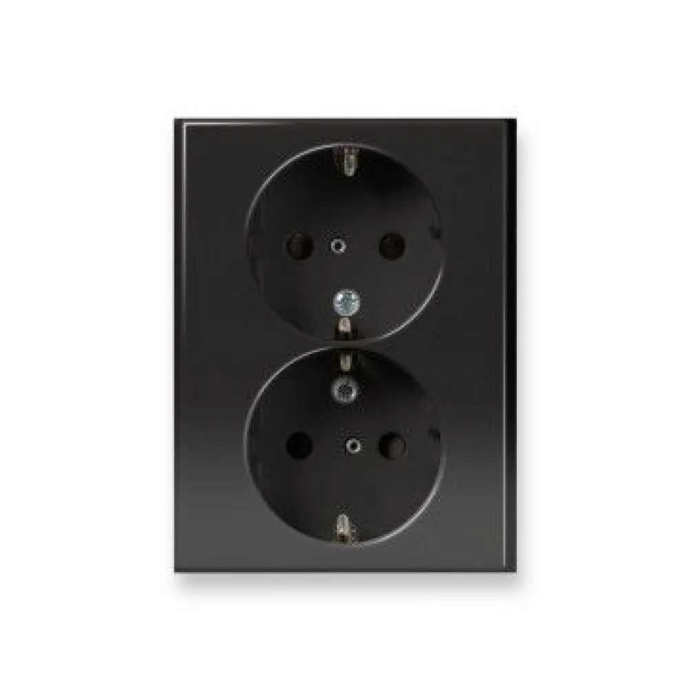 Outlet Pistorasia Intro - 2S/16A/IP21 UKJ 0X musta Pistorasiat