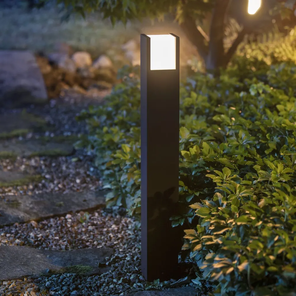 Pollarivalaisin White Fuzo 77 cm musta*Philips Hue Hot
