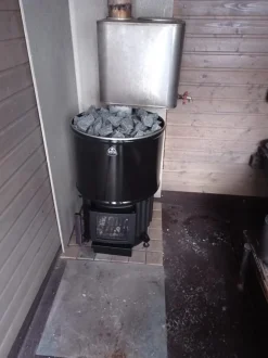 Puukiuas Luosto, 8-20m³, mustalla vaipalla*Narvi Best