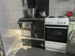 Puuliesi Alfa 70 LUX lasiovella, 6,3 kW, 65 m2, hormilähtö oikealla*SVT Discount