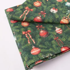 Pöytäliina CHRISTMAS NEW 136x220 cm, joulukoristeet kuusessa, monivärinen*Home4you Clearance