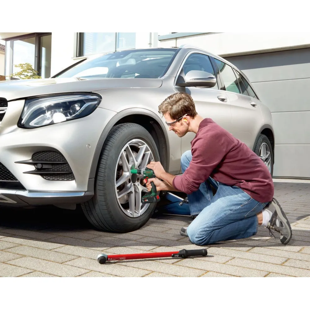 Renkaidenvaihtopaketti Bosch UniversalPump + UniversalImpactDrive 18V-350, 18V, 2.5Ah akulla*Bosch Power Tools Hot