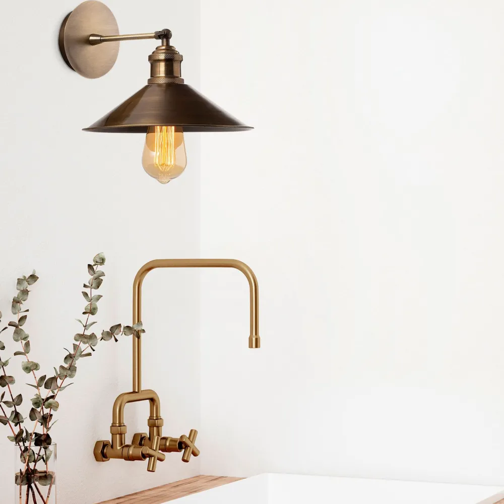 Seinävalaisin Sivani, messinki*Linento Lighting Sale