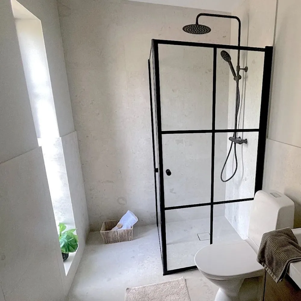 Best Suihkunurkka Tiana Black, 900x900x1900mm, kaksi ovea, kirkas lasi, musta profiili Suihkukulmat