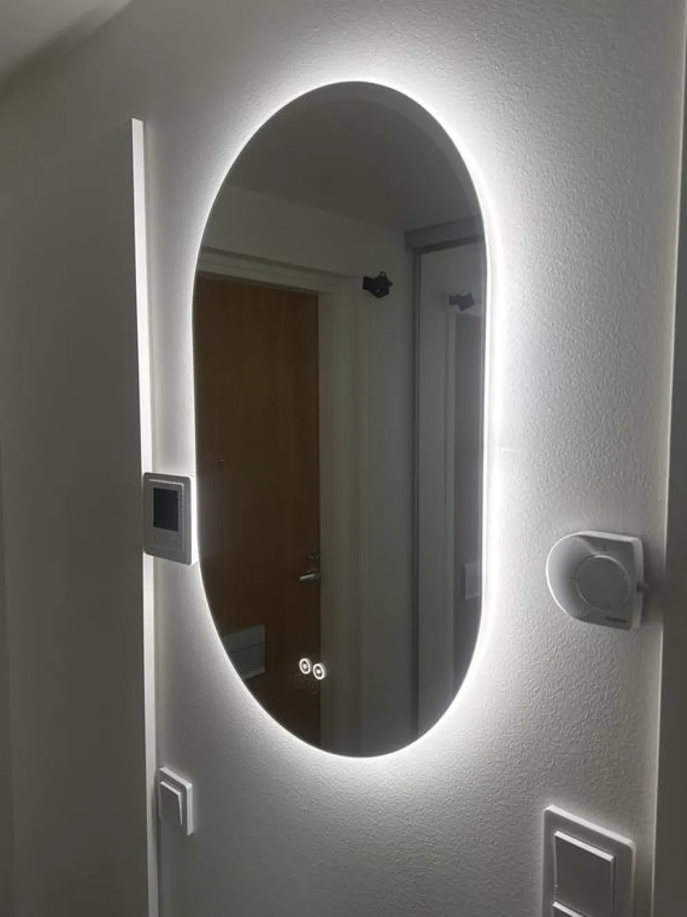 Valopeili iLED OVAL, huurtumaton, IP44, 50x80cm*Savo Clearance