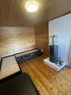 Valurautatakka Tara, 120m³, 6 kW, musta*Plamen Sale