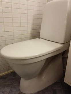 WC-istuin Nautic 1500 Hygienic Flush kaksoishuuhtelu piilo S-Lukko + istuinkansi Nautic 9M24*Gustavsberg